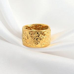 Joyería de alta calidad al por mayor <span class=keywords><strong>Punk</strong></span> Chunky banda gruesa anillo de acero inoxidable 18K oro impermeable Banda ancha martillado anillo de sello - Product Image 1