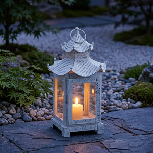 Porte-bougie en métal patiné blanc avec dessus en pagode japonaise pour la décoration de la maison - Product Image 1