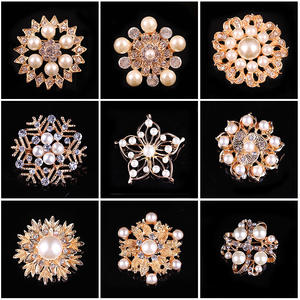 Broches de Cristal con Flores, Modernos y Elegantes, Botones de Diamantes de Imitación, Aleación Chapada en Oro, Personalizados, Unisex, para Uso Diario, Regalo de Compromiso, Fiesta - Product Image 3