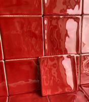 Carreaux de sol en porcelaine rouge vin brillant de luxe 60x60cm - Design mosaïque haut de gamme pour la décoration d'hôtels et de boutiques