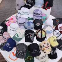 Casquette de baseball personnalisée à 5 panneaux, effet délavé, avec broderie papillon, imprimé marbré, perles et détails effet goutte de peinture, pour la mode urbaine, vente en gros
