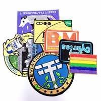 Écusson de broderie de bordure de surjet personnalisé avec support thermocollant et forme personnalisée entièrement brodée pour sacs et vêtements