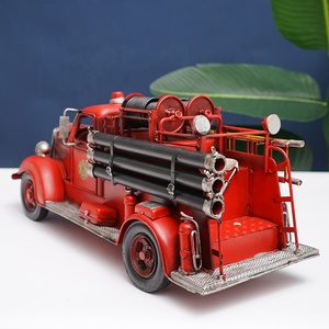Nuevo y Adorable Modelo <span class=keywords><strong>de</strong></span> Camión <span class=keywords><strong>de</strong></span> <span class=keywords><strong>Bomberos</strong></span> <span class=keywords><strong>de</strong></span> Metal Rojo Vintage, Adorno Navideño, Regalos <span class=keywords><strong>de</strong></span> Navidad para Niños, <span class=keywords><strong>Juguete</strong></span>, Decoración <span class=keywords><strong>de</strong></span> Mesa, Juguetes Infantiles - Product Image 4