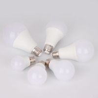Ampoules LED économiques à haute luminosité série A E27 A60 A70 7W 9W 12W Bon prix Ampoules LED en aluminium