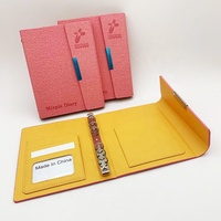 Couverture de carnet A5 en cuir PU rose, 3 volets, avec reliure à 6 anneaux, fermeture magnétique, fente pour cartes et fenêtre transparente