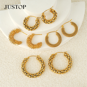 Boucles d'oreilles créoles en alliage plaqué or pour femme, bijoux classiques et tendance, clous à motif maillé - Product Image 4