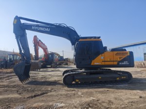 Excavadora Hidráulica de Orugas <span class=keywords><strong>Hyundai</strong></span> HX220 con Motor Cummins, Bomba y Rodamientos, <span class=keywords><strong>20</strong></span> Toneladas, Modelo 2018, Excelente Estado, Cucharón de 1.0m - Product Image 1