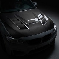 Couvre-moteur en fibre de carbone de style performance avec grandes ouvertures d'aération, kit carrosserie de tuning personnalisé