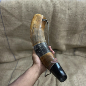 Instrument à souffler en corne de buffle, artisanat authentique fait main, texture naturelle, construction durable pour applications cérémonielles - Product Image 1