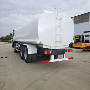 Sinotruck Howo usado 4*2 6*4 8*4 5000 litros 10000 litros 25000 litros camión <span class=keywords><strong>cisterna</strong></span> de combustible de <span class=keywords><strong>segunda</strong></span> <span class=keywords><strong>mano</strong></span> para la venta - Product Image 3
