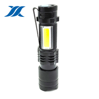 Mini lampe torche étanche personnalisée, zoomable, alimentée par 14500/AA, mini lampe torche tactique à LED avec clip pour le camping