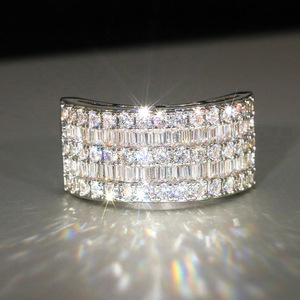 Anello con Zirconi Semi-Incastonati per Donne, Gioiello da Dito Scintillante e Alla Moda - Product Image 4