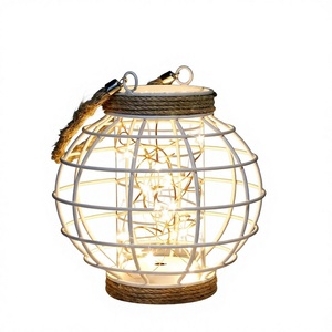 Lanterne en fer imperméable pour la décoration de Noël à la maison, écologique, durable, faite à la main, portable - Product Image 3