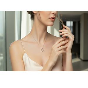 Collier moderne chic à design octogonal ouvert avec chaîne, bijoux fins minimalistes pour femmes, design géométrique ouvert, idéal pour un usage décontracté - Product Image 6