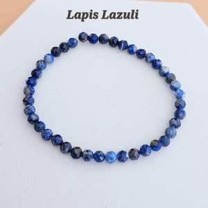 Bracelet artisanal en pierres semi-précieuses de 4 mm avec des entretoises dorées, bracelet délicat en pierre naturelle, cadeau d'amitié pour femmes - Product Image 3