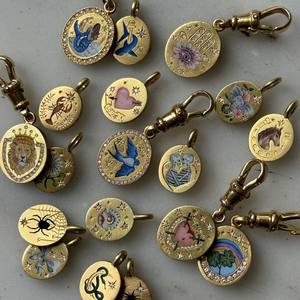 Collar con colgante de acero inoxidable chapado <span class=keywords><strong>en</strong></span> oro de 18 quilates, conjunto de joyas esmaltadas, collar con colgante con patrón de circón y corazón de flor de lazo - Product Image 5