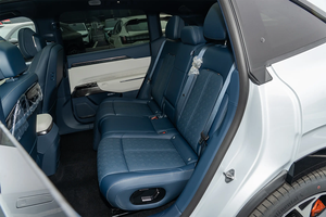 <span class=keywords><strong>2026</strong></span>年版 Zeekr 7X 高级电动SUV 四轮驱动 先进技术安全系统 601~700公里NEDC续航 城市移动出行 中国制造 - Product Image 4