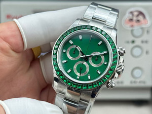 Orologio da Polso da Uomo di Alta Qualità con Smeraldo Incastonato, Acciaio Inossidabile 904L, Impermeabile, Meccanico Automatico - Product Image 3