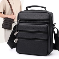 Sac messager homme en cuir de vachette pleine fleur personnalisé, marron, avec bandoulière réglable en nylon et multiples poches