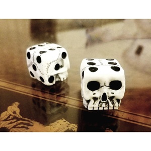 Juego de dados de resina blancos de Halloween, ecológicos, pequeños, para juegos casuales, equipo de juguete, Quinta Personalidad Diablo, para venta transfronteriza - Product Image 4