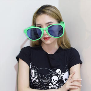 <span class=keywords><strong>Gafas</strong></span> <span class=keywords><strong>de</strong></span> <span class=keywords><strong>Sol</strong></span> Jumbo <span class=keywords><strong>de</strong></span> Fiesta HLC con Impresión <span class=keywords><strong>de</strong></span> Logotipo, Forma <span class=keywords><strong>de</strong></span> Corazón, Estrella y Redondas, para Disfraces, Carnaval, Cosplay - Product Image 2