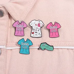 Broche de Enfermera Esmaltado Personalizado con Diseño Divertido, Estilo Nuevo, Broche con Forma de Uniforme Médico <span class=keywords><strong>para</strong></span> Regalo de Enfermera, Accesorios - Product Image 1