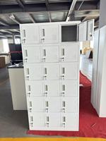 Casier métallique à 18 portes en acier laminé à froid avec serrure à clé individuelle, aération et porte-cartes pour salle de sport, école, bureau