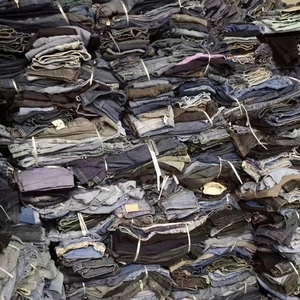 Venta al por mayor de jeans nuevos de moda para mujer, lavados, surtidos, económicos, con descuento, de estilo y color aleatorios, para África y Sudeste Asiático. - Product Image 4