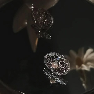 Pendientes de Plata de Ley S925, Estilo Retro de la Corte Francesa, Diseño Vintage de Alta Gama con Encaje Hueco en Oro Rosa y Perla - Product Image 3