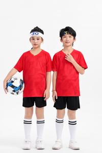 2026 Kit pelatihan sepak bola kustom uniseks atasan & celana pendek dengan Jersey desain terbaru untuk anak-anak menampilkan cetak Logo tim - Product Image 3