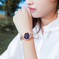 Montre à quartz pour femme, boîtier en alliage, cadran en verre, étanche, aiguilles lumineuses, tendance et très vendue