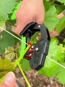 Pistola Manual para Atar Plantas de Jardín con Rollo de Cinta de Plástico - Product Image 5