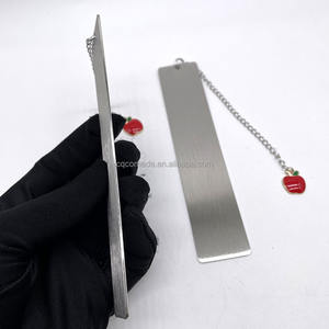 सेब पेलेंट के साथ व्यक्तिगत उत्कीर्णन बुकमार्क के लिए स्नातक उपहार धातु बुकमार्क रिक्त - Product Image 3