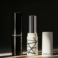 Rouge à lèvres végétalien de luxe personnalisé avec logo, fini mat, formule hydratante non desséchante, vente en gros, longue tenue, résistant à l'eau, OEM ODM