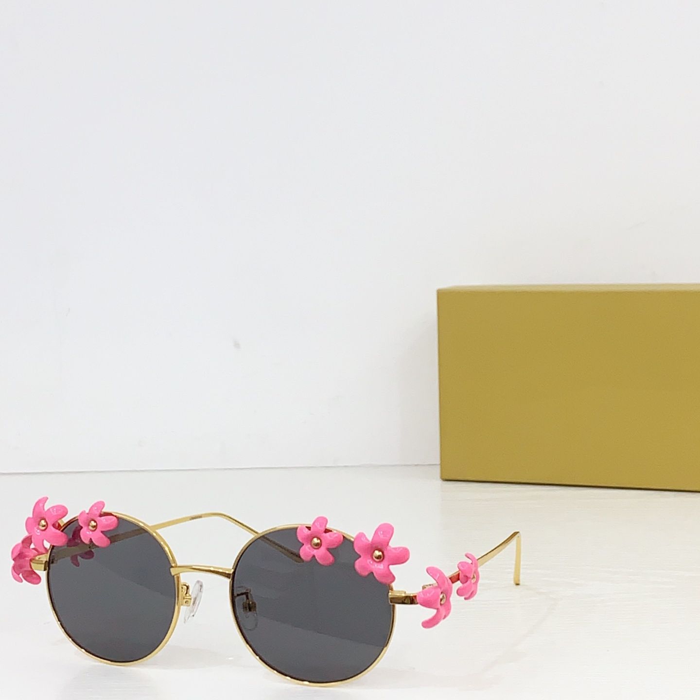 ดำ + ชมพู