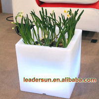 Pots de fleurs et jardinières lumineux en plastique rechargeables pour l'extérieur