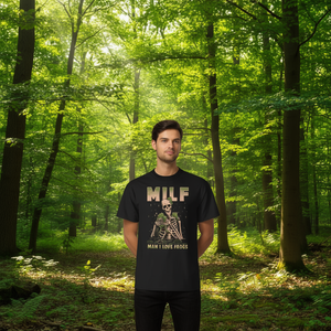 Camiseta con estampado gráfico de humor negro para adultos, unisex, de Man I Love Frogs Milf - Product Image 3