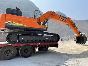 Brandneuer Develon 30-Tonnen Großraupenbagger DX305HD - Product Image 4