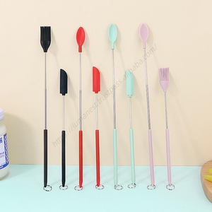 Venta al por mayor: Juego de espátulas telescópicas de silicona y cucharas para servir, ajustables y reutilizables, con brocha para aceite de cocina. - Product Image 1