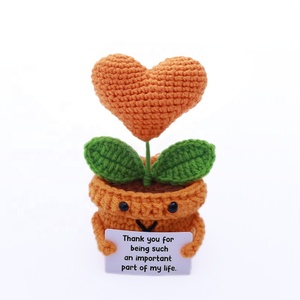 Best-seller de la Saint-Valentin : Ornement de plante en pot fait main au crochet, décor Amigurumi sur le thème du cœur, qui procure de la joie - Product Image 4