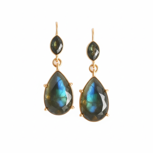 Vente en gros de boucles d'oreilles pendantes élégantes en argent avec pendentif en labradorite naturelle et bijoux d'oreille de luxe en cristal - Product Image 1