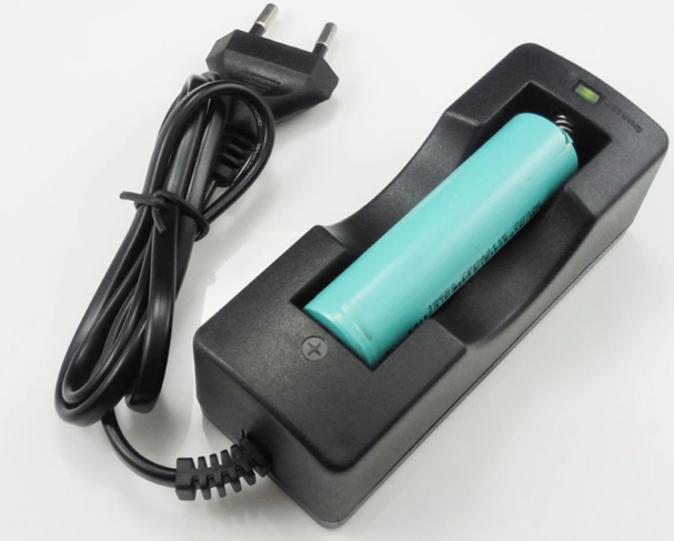 EU US Plug 18650 Battery Charger Fast Charging for 18650 14500 16340 26650 Rechargeable Li-Ion Batteries auto stop charging