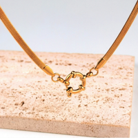 Collar de cadena entrelazada chapado en oro de 18 quilates, resistente al deslustre, con colgantes de botón de resorte, estilo cubano, gargantilla de cable, joyería para mujer