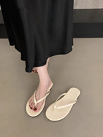 Sandales plates à lanières fines pour femmes, style tongs, minimalistes, pour la plage, la marche quotidienne et les occasions décontractées