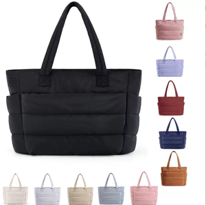 Bolso Tote Acolchado Grande, Bolso de Hombro Ligero Resistente al Agua con Múltiples Bolsillos para el Trabajo, Viajes y Uso Diario - Product Image 1