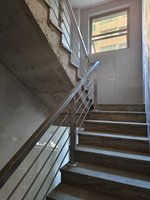 Poteau de garde-corps vertical en acier inoxydable, système de main courante en tube carré pour balcon et escalier