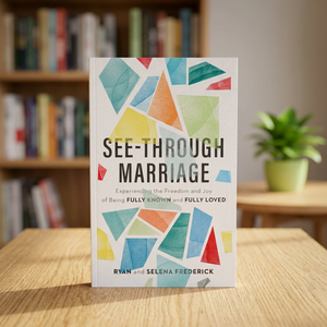 See-Through Marriage de Ryan Frederick, livre broché en anglais, guide pratique sur la communication et la relation amoureuse - Product Image 2
