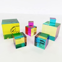 Vente en gros de blocs cubes en résine acrylique de haute qualité Blocs d'affichage en acrylique solide avec LOGO 3D intégré Blocs acryliques personnalisés