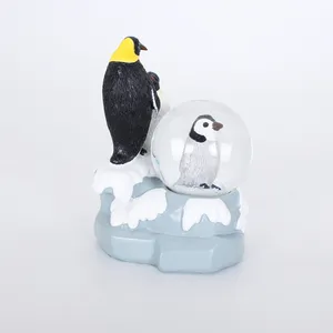 廉价批发企鹅雪球，定制树脂雪球，水球企鹅玻璃球家居装饰礼品