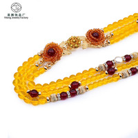 Collier superposé doré, élégant et polyvalent, perles de verre faites à la main, style vintage, luxe léger, collier de caractère, cadeau pour elle